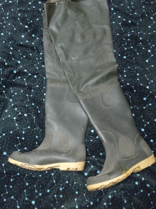 Продам болотные сапоги