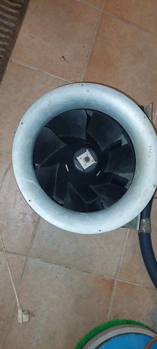 Vând ventilator pentru tubulatura Ruck 335cm 2 buc