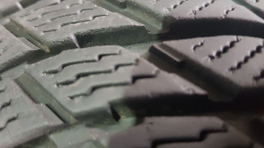 Anvelope 2x215 45 18 nokian iarnă dot 21 mm 5