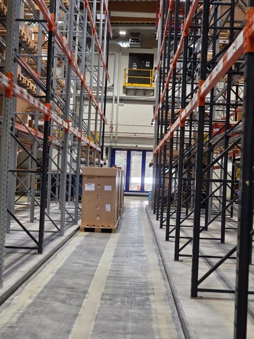 Rafturi metalice industriale pentru depozitare