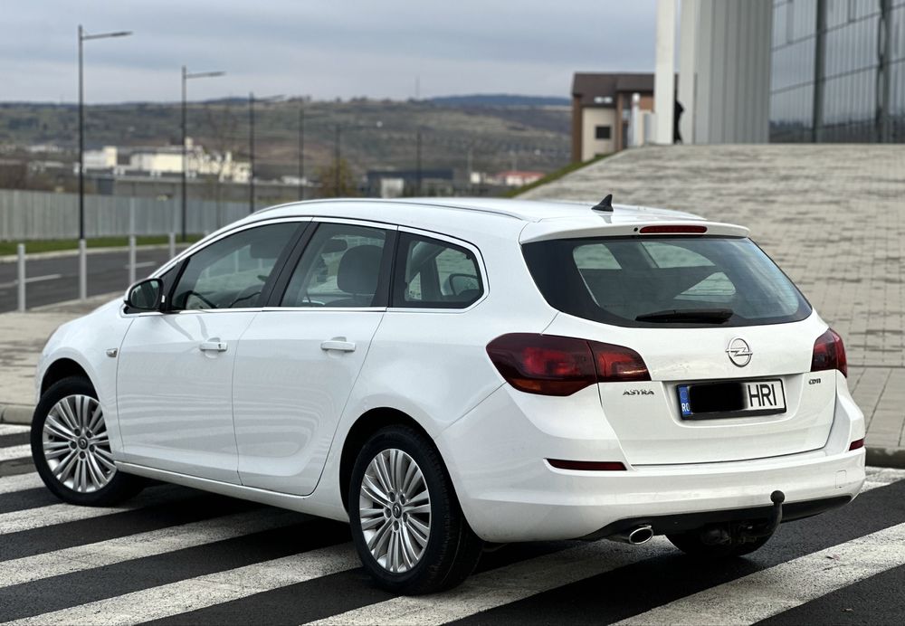 Opel Astra J 2.0CDTI 160CP - An 2012 / Euro 5