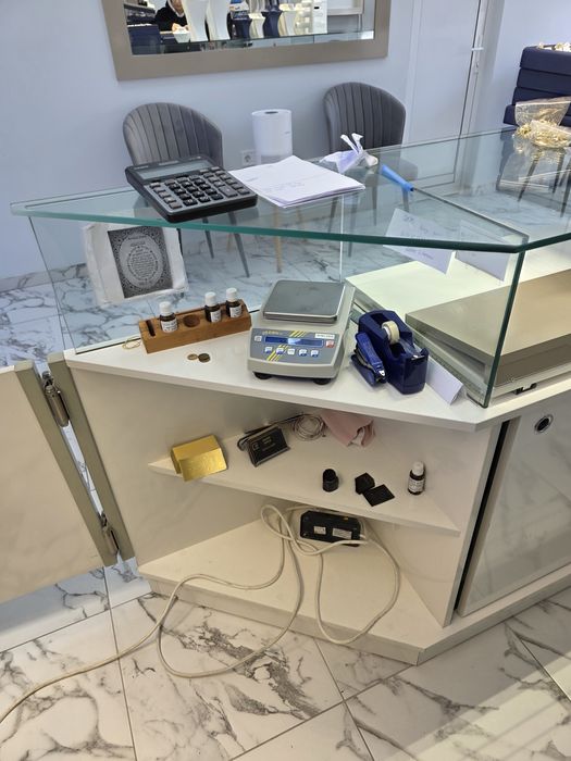 Оборудване за златарски и бижутрски магазин