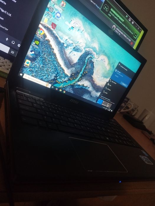 Laptop MSI 12Gb RAM / 2 GB video