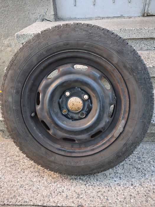 4бр гуми + 1бр резервна и крик