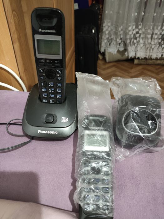 Телефон трубка с двумя базами