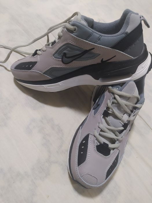 NIKE orginal krassovka ayollar uchun razmeri 40