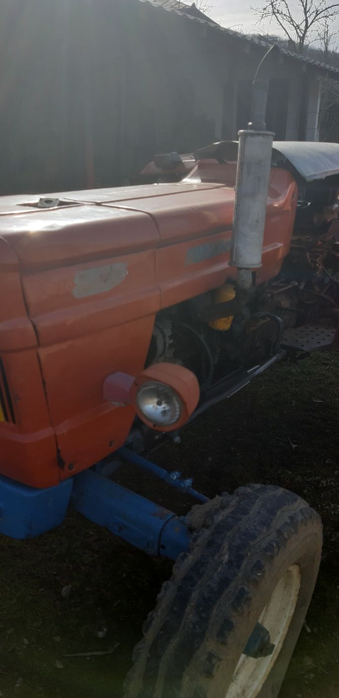Vând tractor Fiat 640