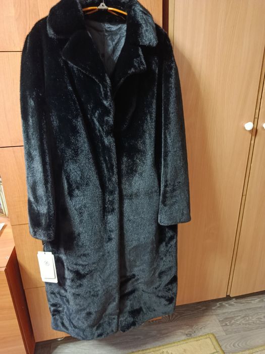 Продам шубу новую