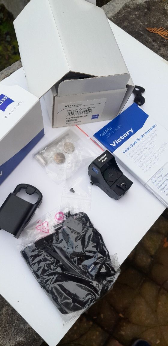 Red dot Zeiss Compact Point pentru Blaser
