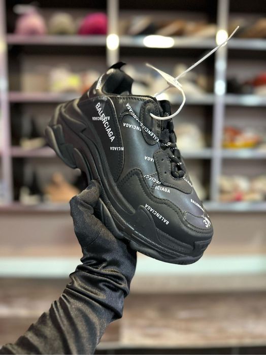 Adidasi Balenciaga Triple S all over logo, negru, piele