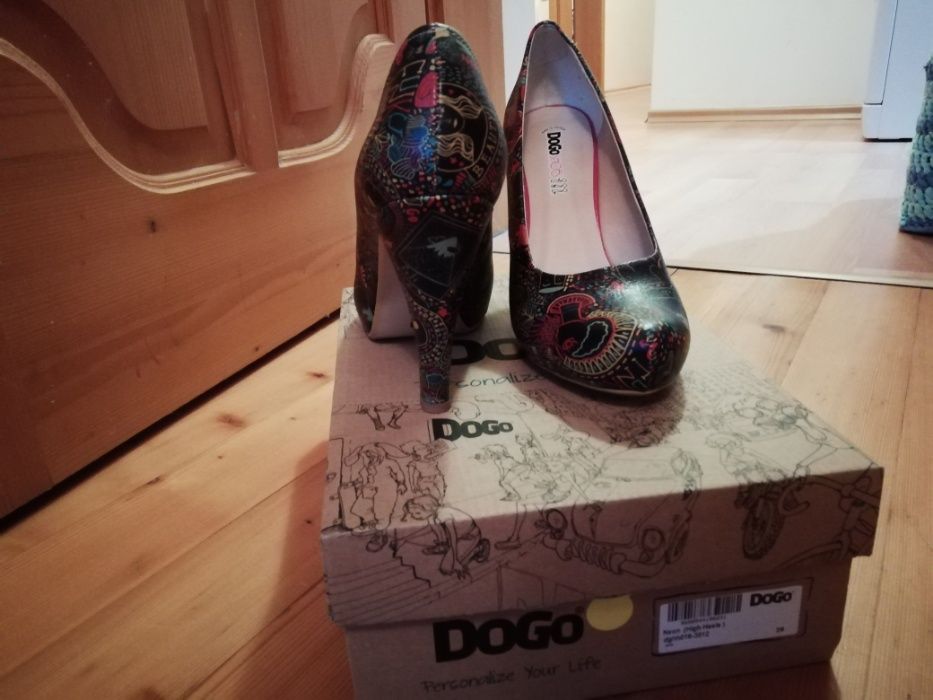 Дамски обувки DOGO