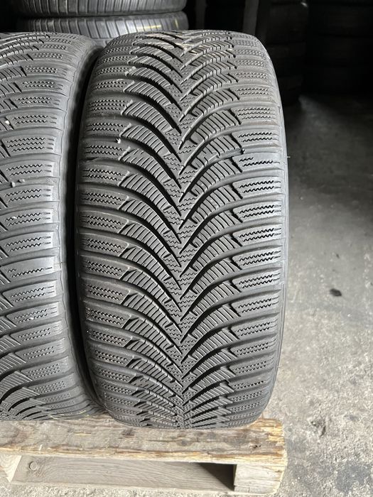 2 anvelope de iarna 225/45/17 Hankook!