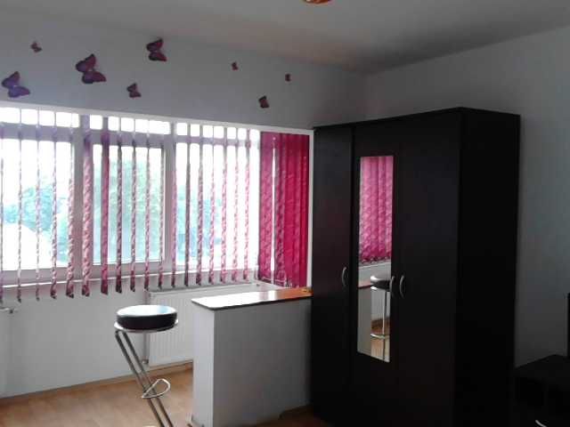 Proprietar, vand apartament cu 3 camere str Savenilor, 68 mp