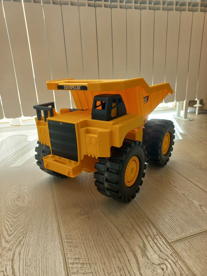 Самосвал CAT 40 cm