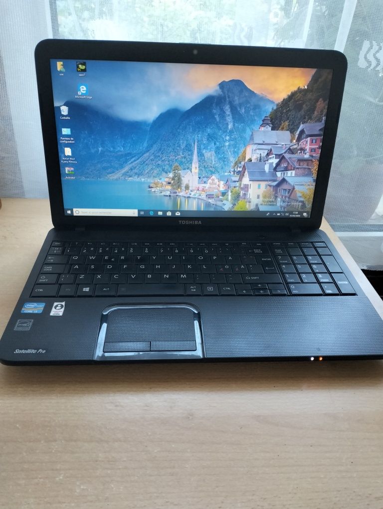 Laptop i3 12 Gb baterie buna