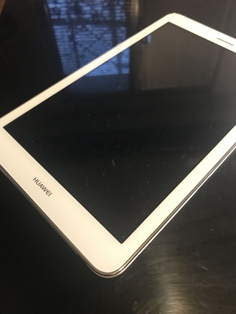 продавам таблет  Huawei MediaPad T1 8.0