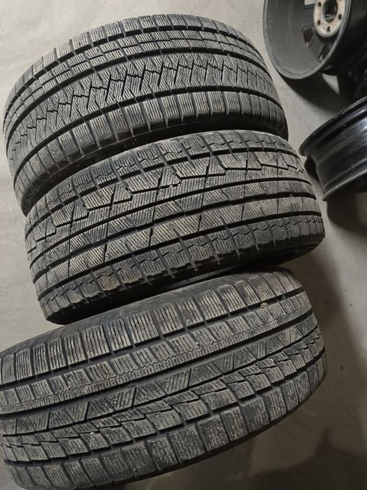 Шины зимние 245/45R19