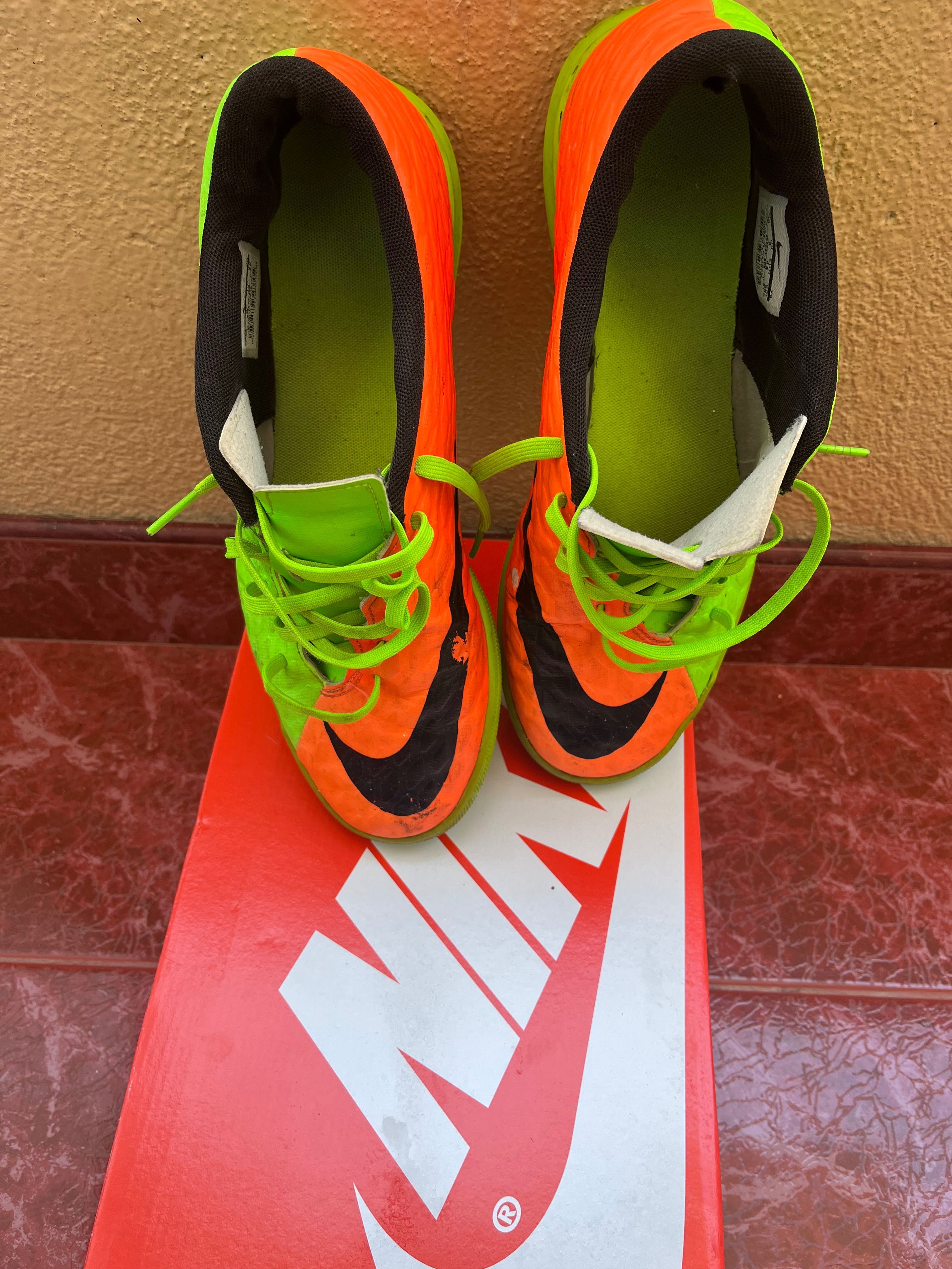 Nike hypervenom 44