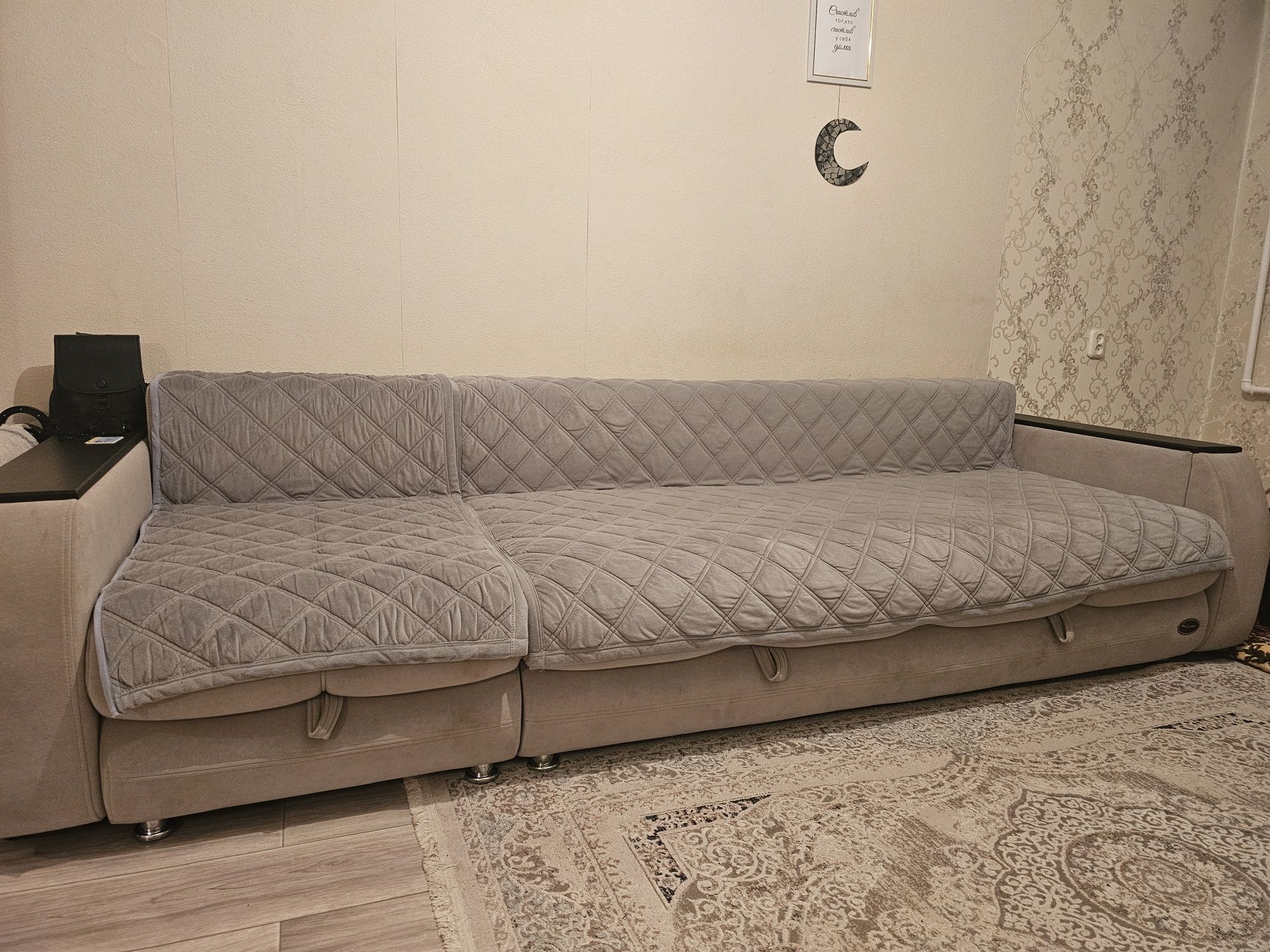 Продаётся диван угловой