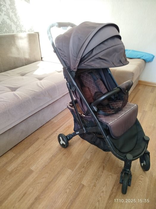 Коляска прогулочная