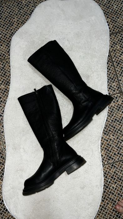 Срочно Продам  ботфорты  женские, Бренда Derimod