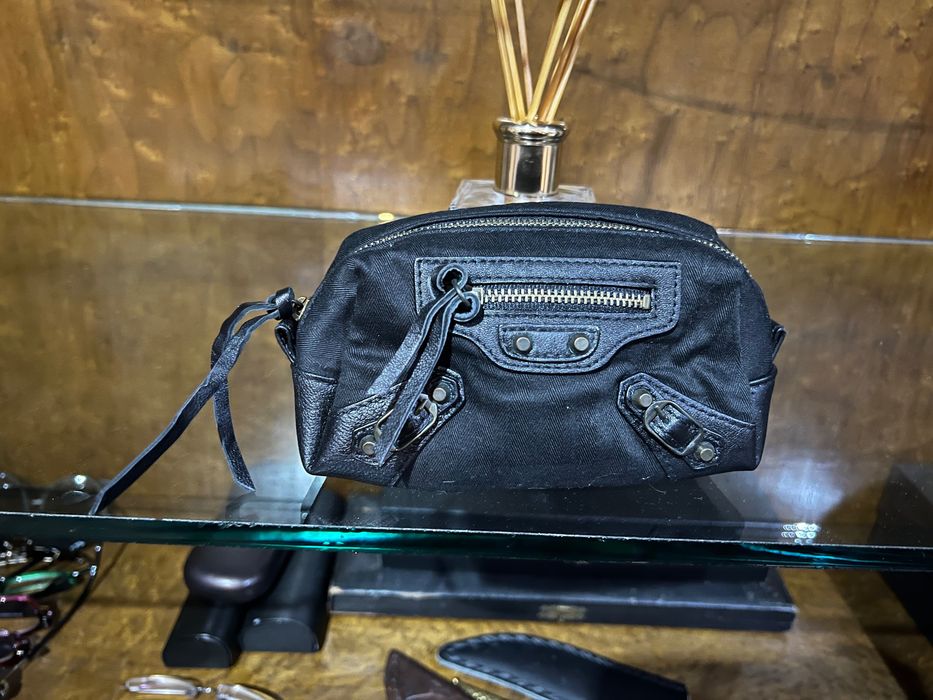 Balenciaga несесер