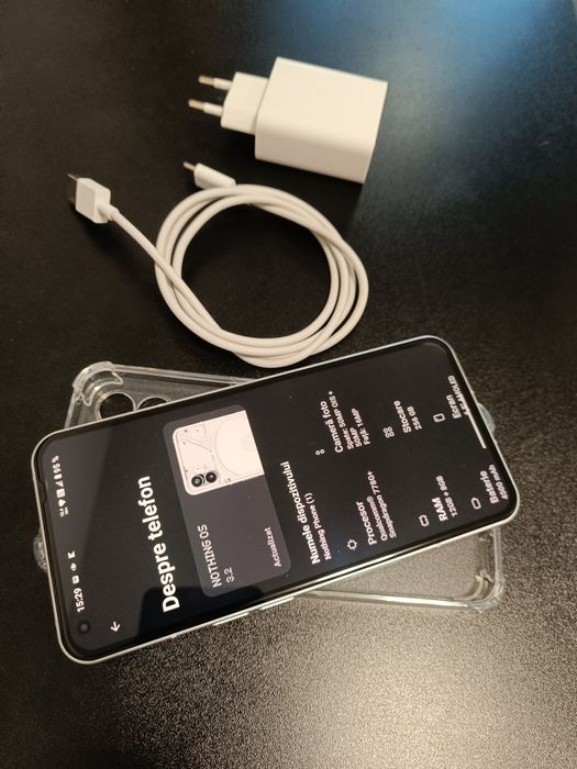 Nothing Phone (1) – 12gb ram  256GB 9/10.