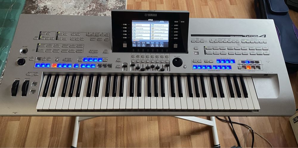 Yamaha Tyros4   1gb