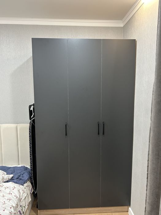 Шкаф трех створчатый