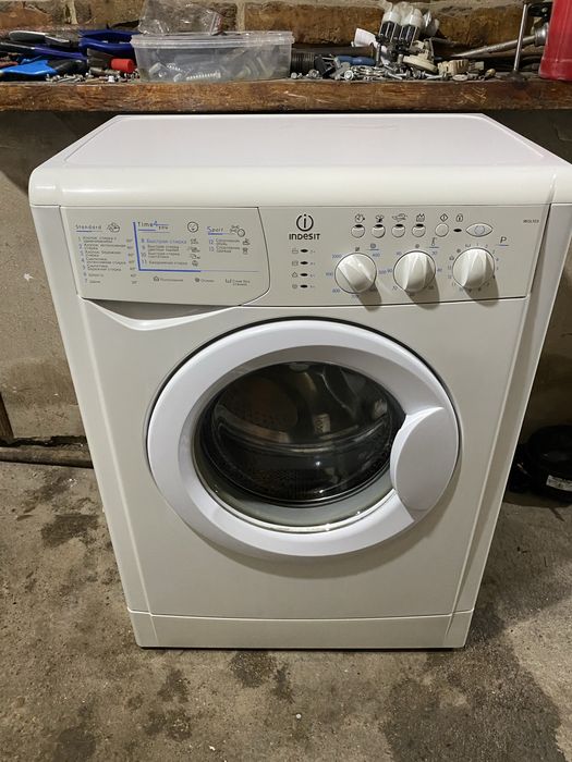 Стиральная машина INDESIT