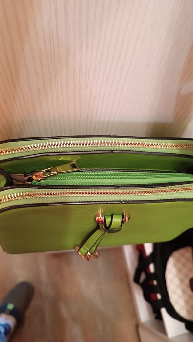 Всички чанти са нови