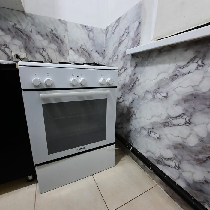 Газовая плита с электрическои духовкои