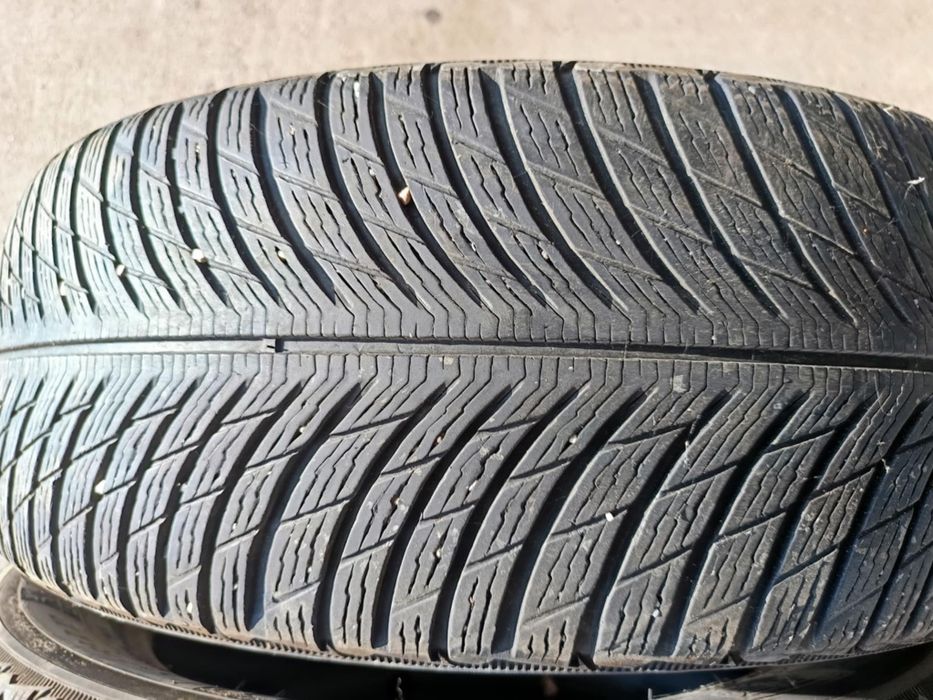 225/55/18 4броя Michelin Pilot Alpin.Гумите са в добро състояние,без к
