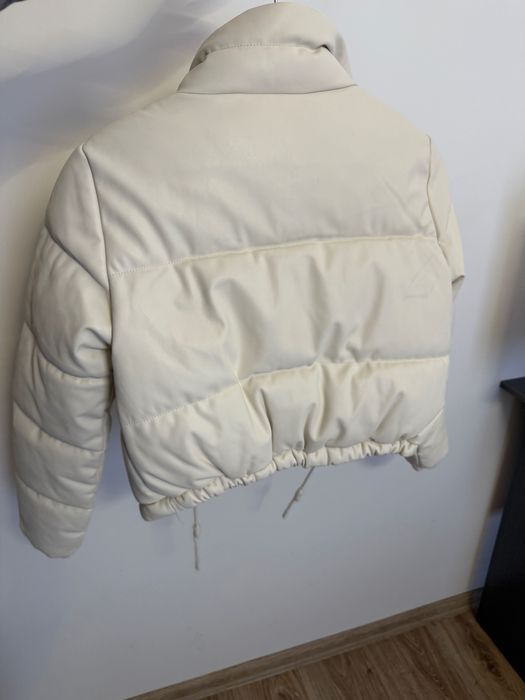 Дънково яке с надписи и кожено бомбър зимно яке