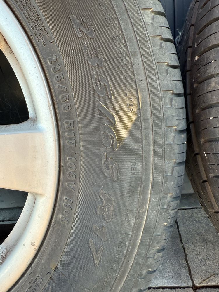 ML164 Mercedes 235*65*17