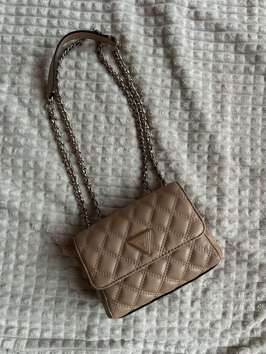 Оригинална чанта guess