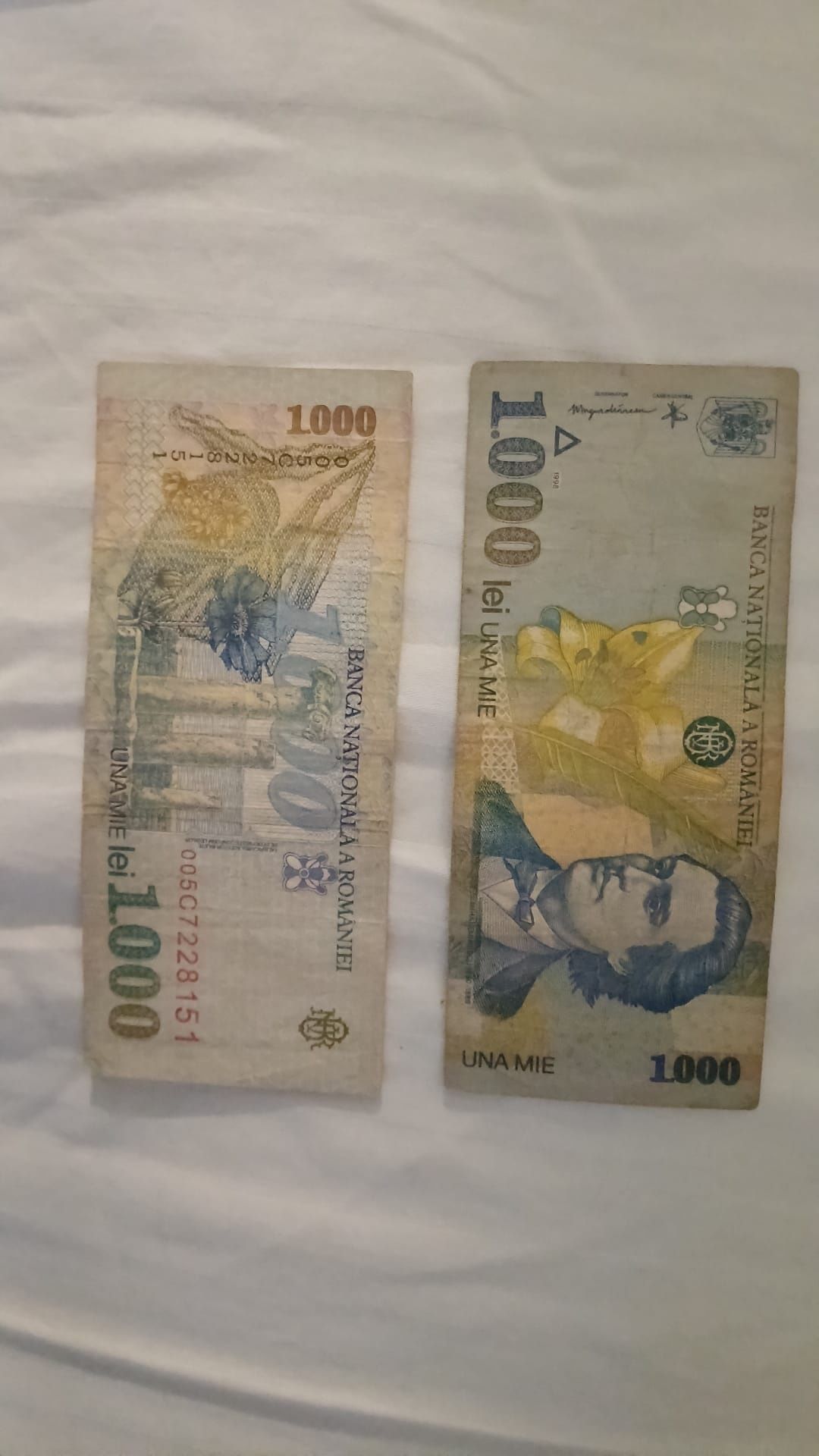 Vând bacnote 1.000 lai anula 1998