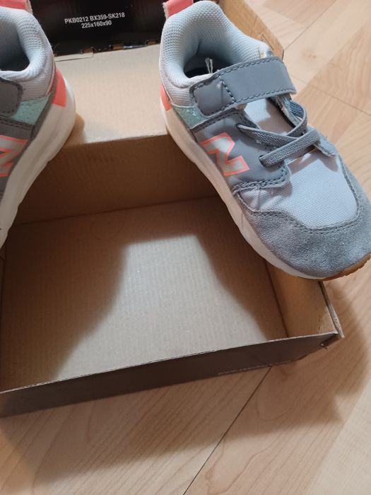 Adidasi New Balance copii