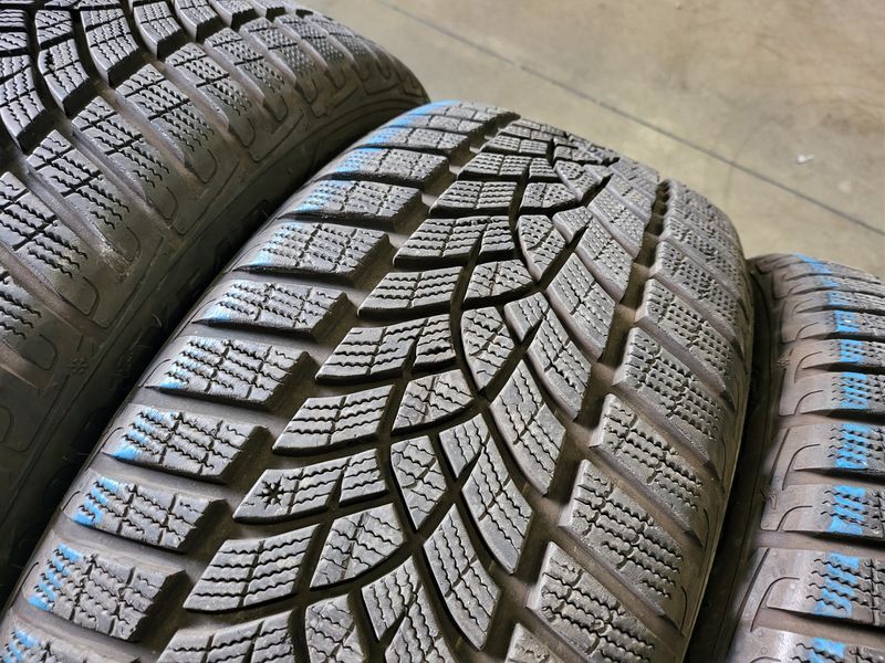 225/45/19 GOODYEAR 4бр