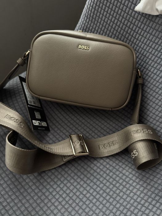 Чанта Armani Boss