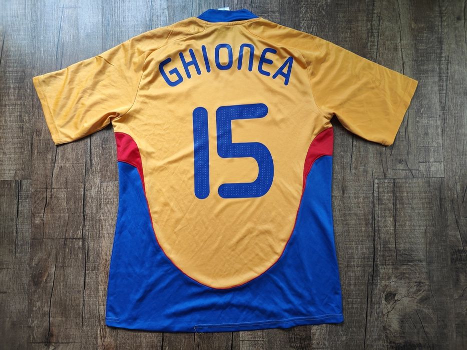 Tricouri de fotbal Romania - prețuri și mărimi in descriere