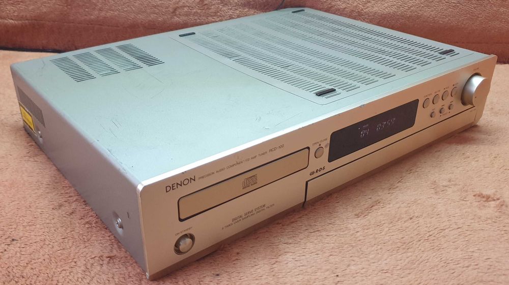 Denon RCD-100 Sistem compus din Statie, CD player si Tuner AM/FM