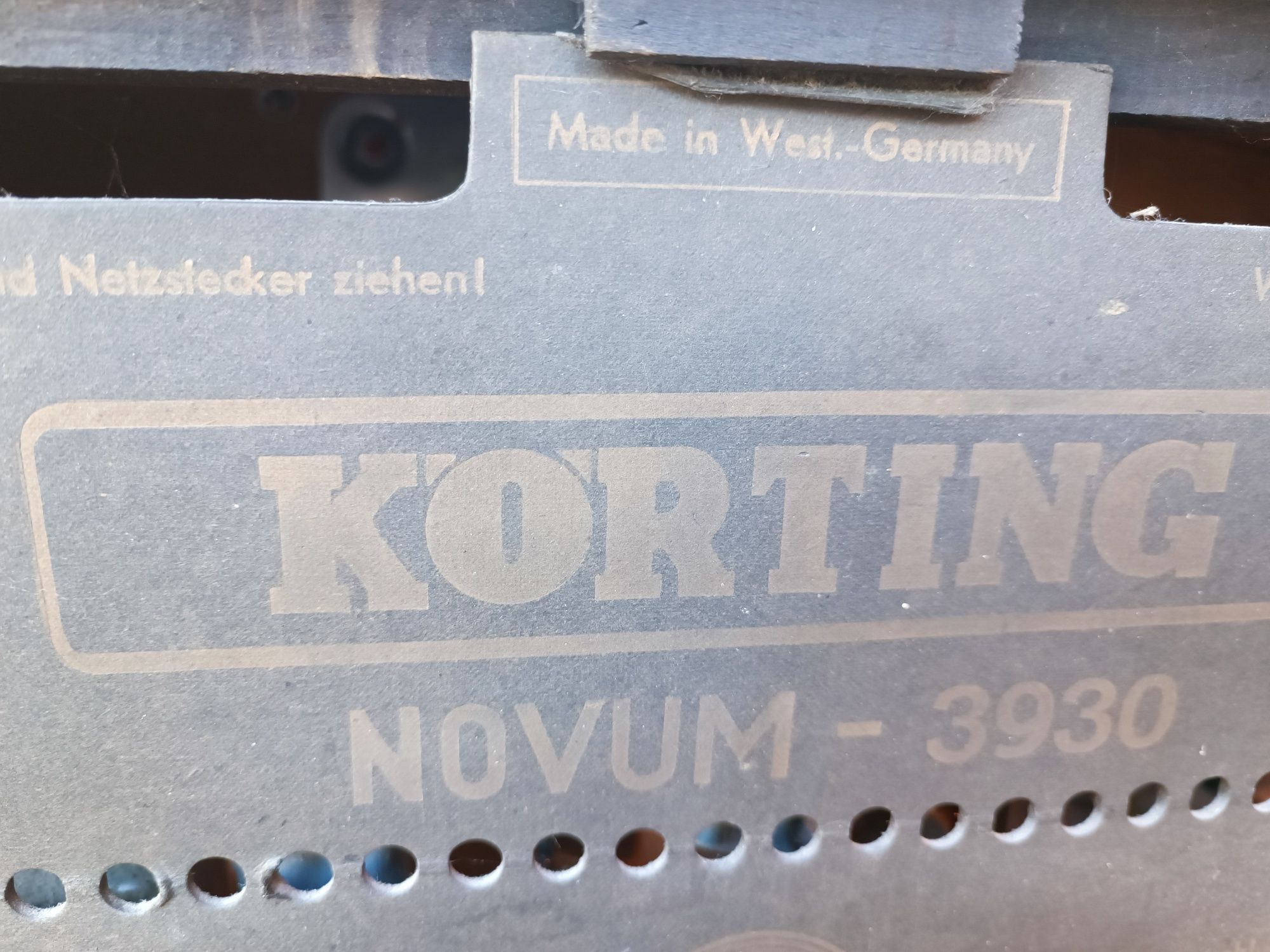 Ретро, старо радио Korting Novum 3930