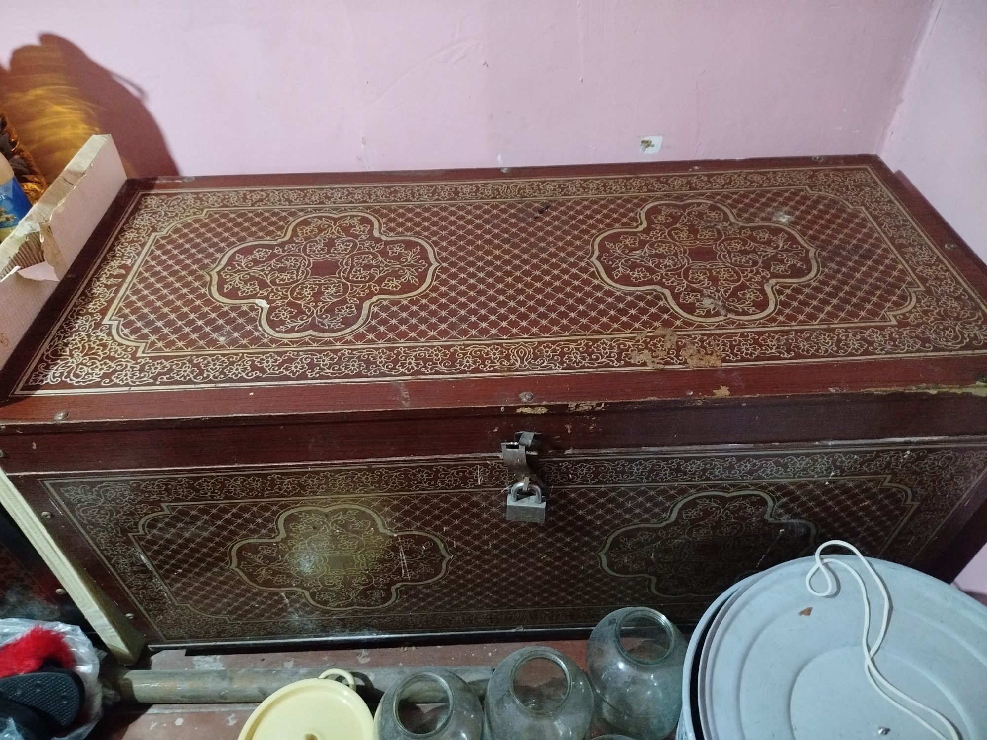 Sandiq sotiladi.
