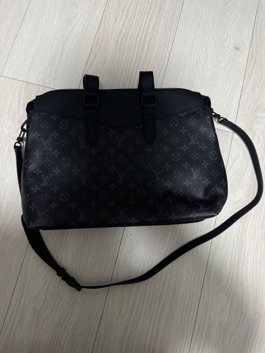 Geantă Louis Vuitton