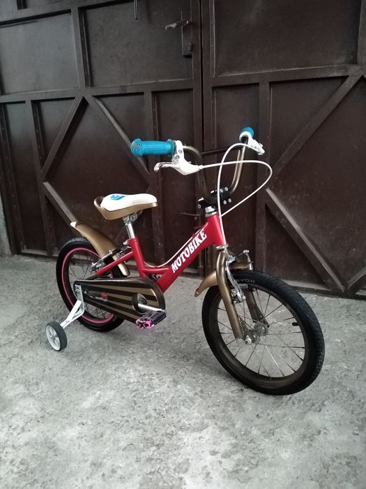 Детско колело с помощни
