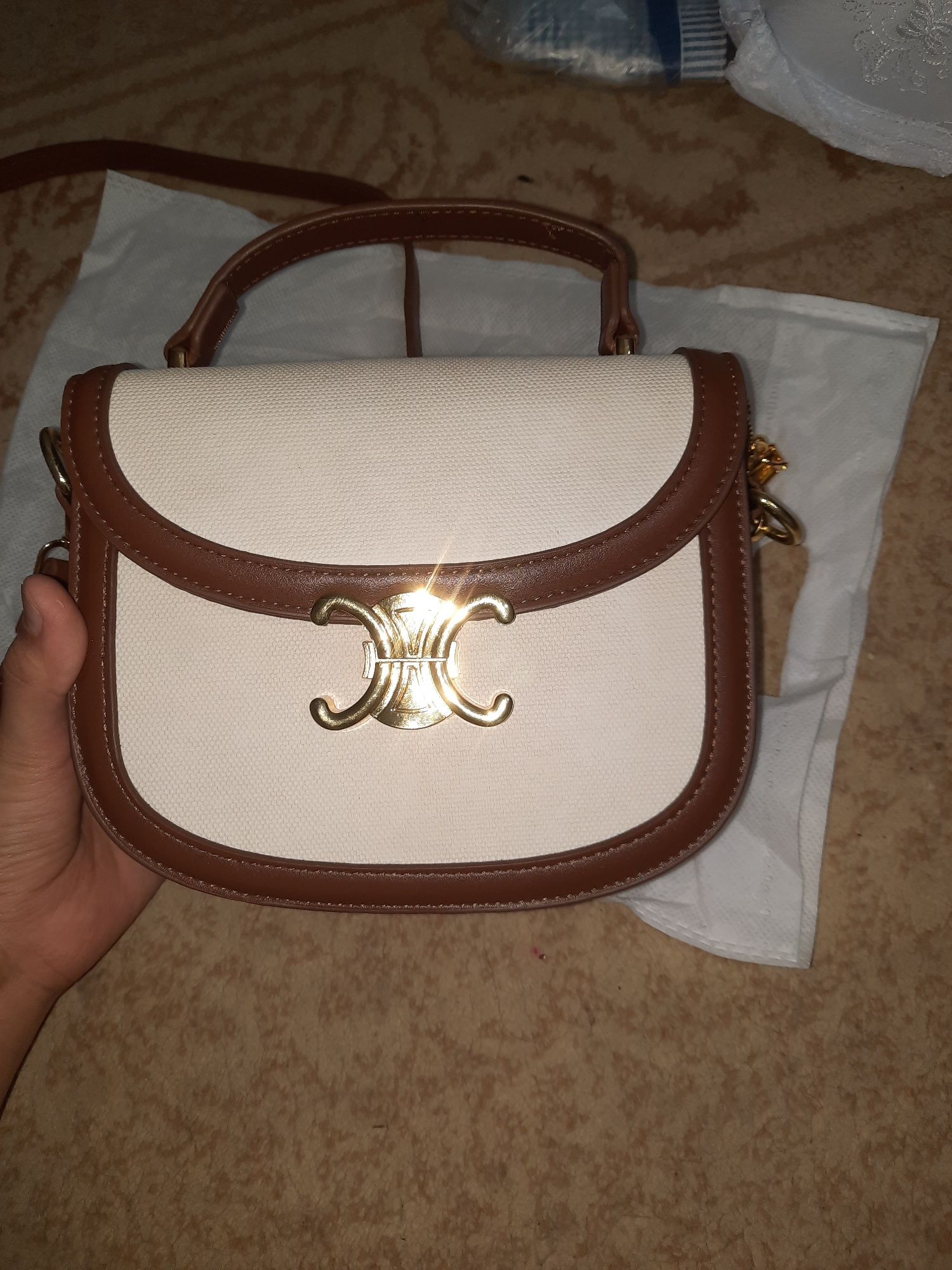 celine sumka молочный