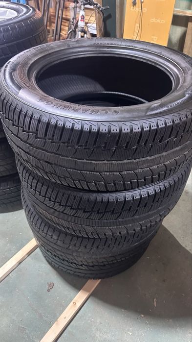 Зимние шины  235/55/17