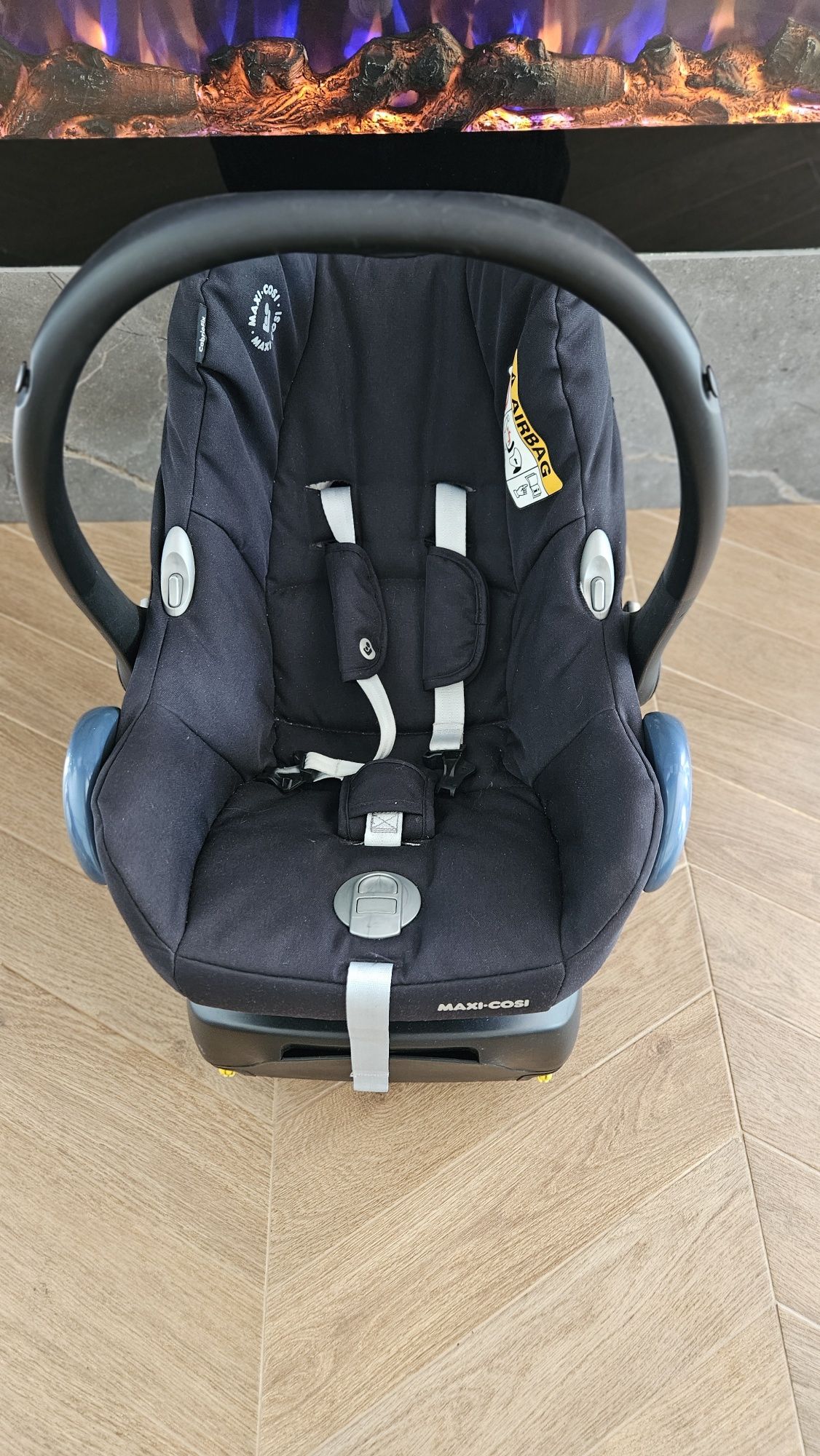 Столче за кола Maxi Cosi с Isofix база