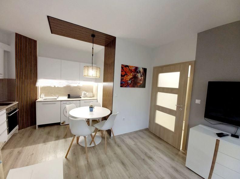 Дава се под наем Двустаен апартамент в Варна, Аспарухово - 67 кв.м за 700 € - Снимка #3